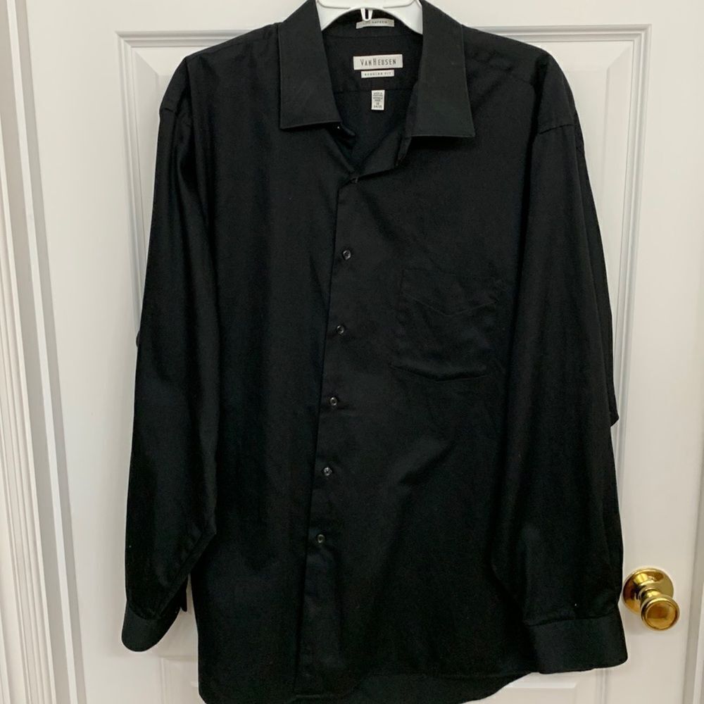 Van Heusen size 18 (34/35) regular fit lux sateen black button up shirt